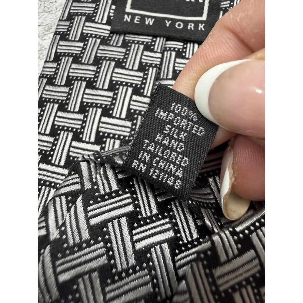 IKE BEHAR 100%‎ Silk Tie Mens One Size Black Geometric Jacquard Pointed Necktie
